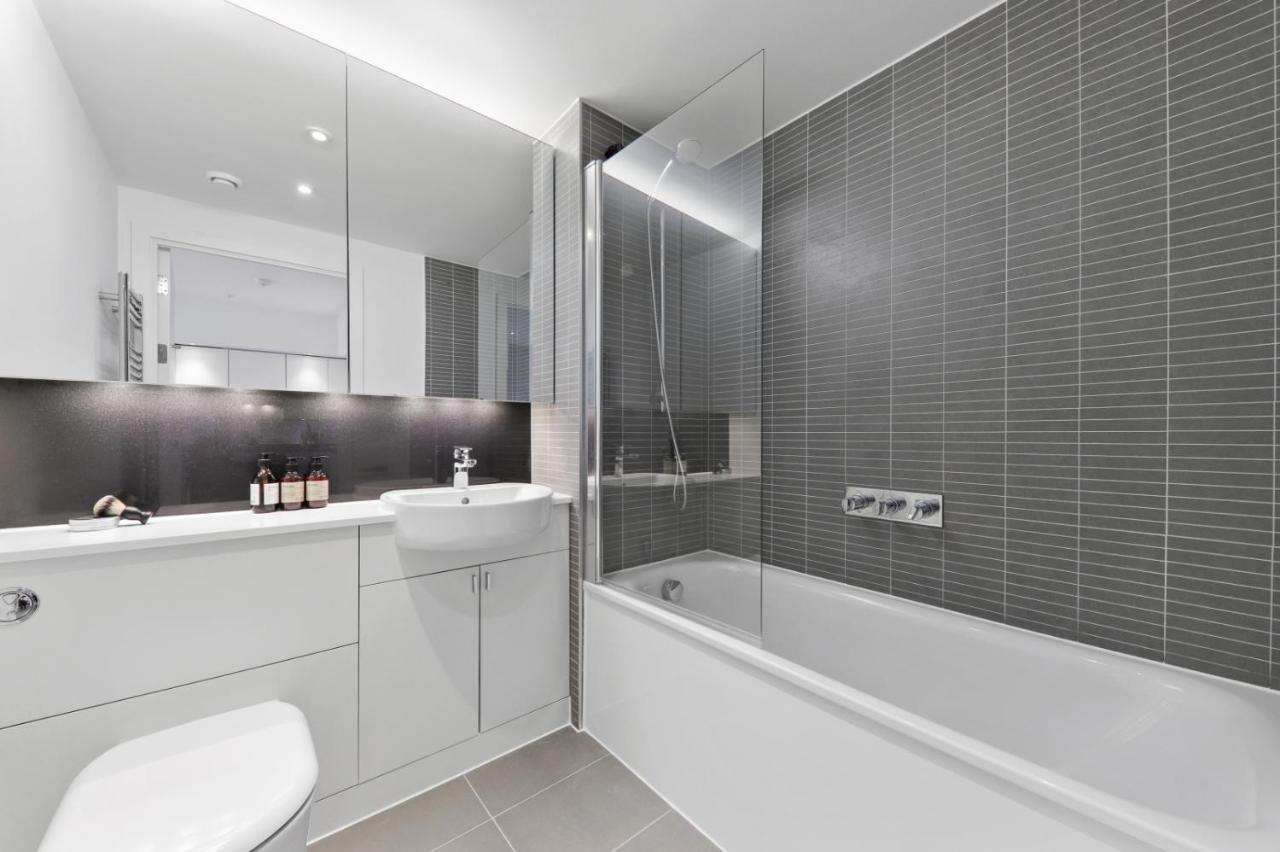 Ellie N Conys 3 Bedroom Apartment With 2 Bathrooms, An Ensuite, Kitchen And Balcony In Stratford Westfield Londres Exterior foto