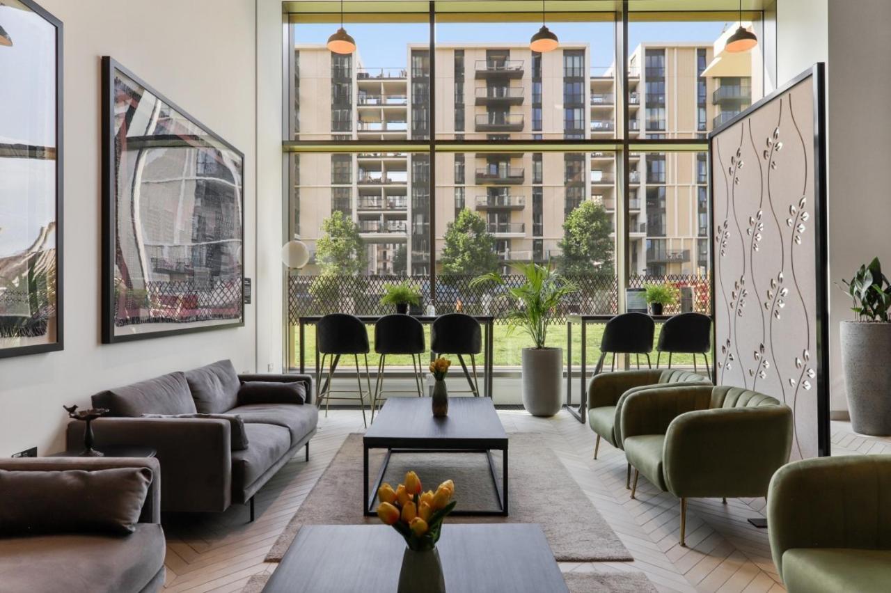 Ellie N Conys 3 Bedroom Apartment With 2 Bathrooms, An Ensuite, Kitchen And Balcony In Stratford Westfield Londres Exterior foto